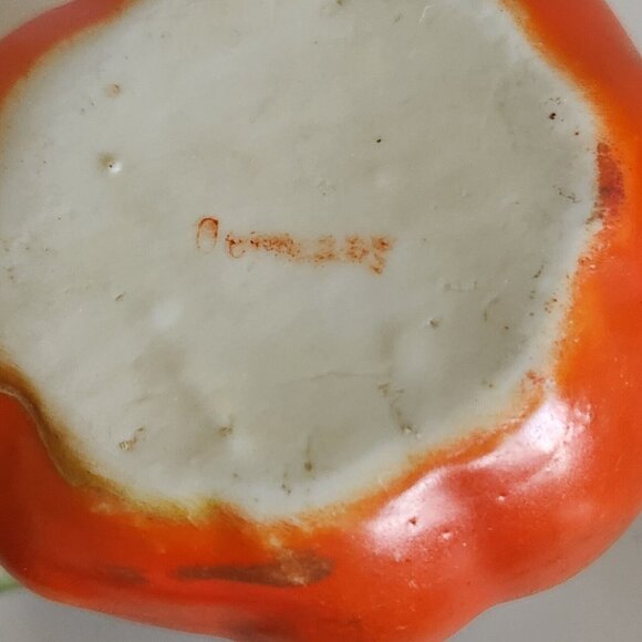 VINTAGE ROYAL BAYREUTH PORCELAIN CREAMER TOMATO RED  & GREEN 3" - Picture 4 of 4